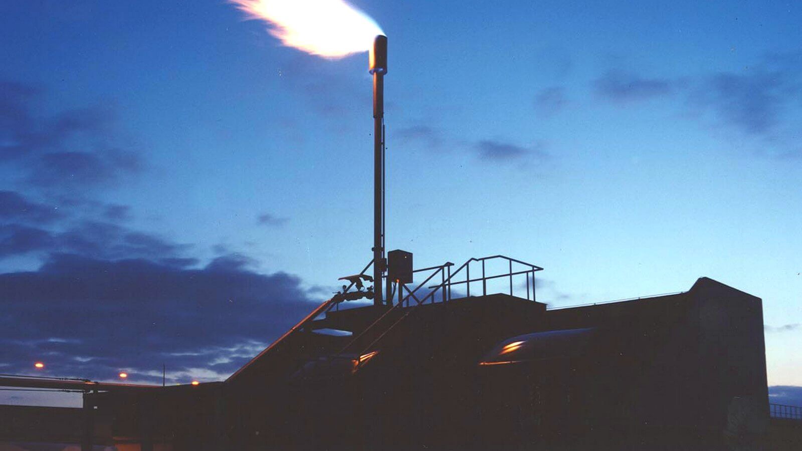 Oil Refinery Venting Gas To Atmosphere HooDoo Wallpaper