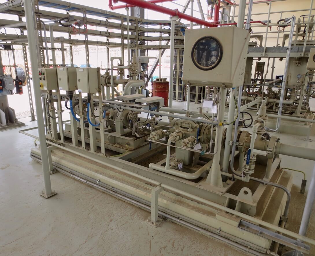 Oil transfer and forwarding system Petrogas